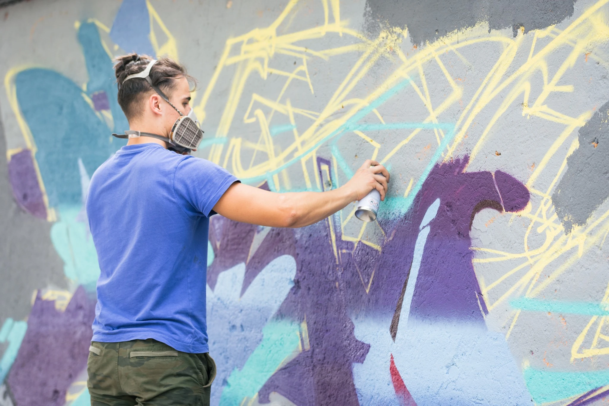 Graffiteri iz regije crtaju u Sjevernom logoru u Mostaru