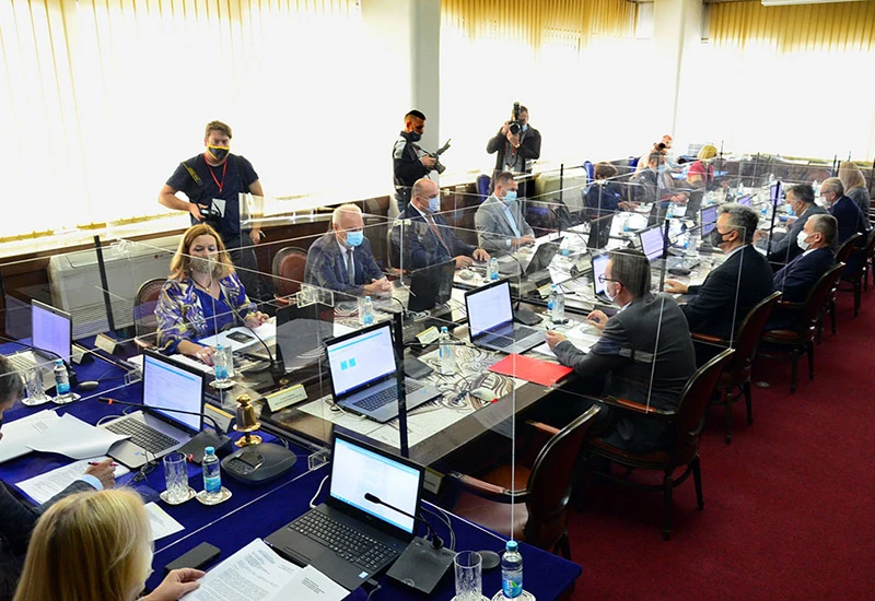 Prestaju važiti uredbe o broju zaposlenih radnika