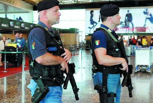 Policija upala u domove antivaksera; sumnjiče ih da su planirali nasilje