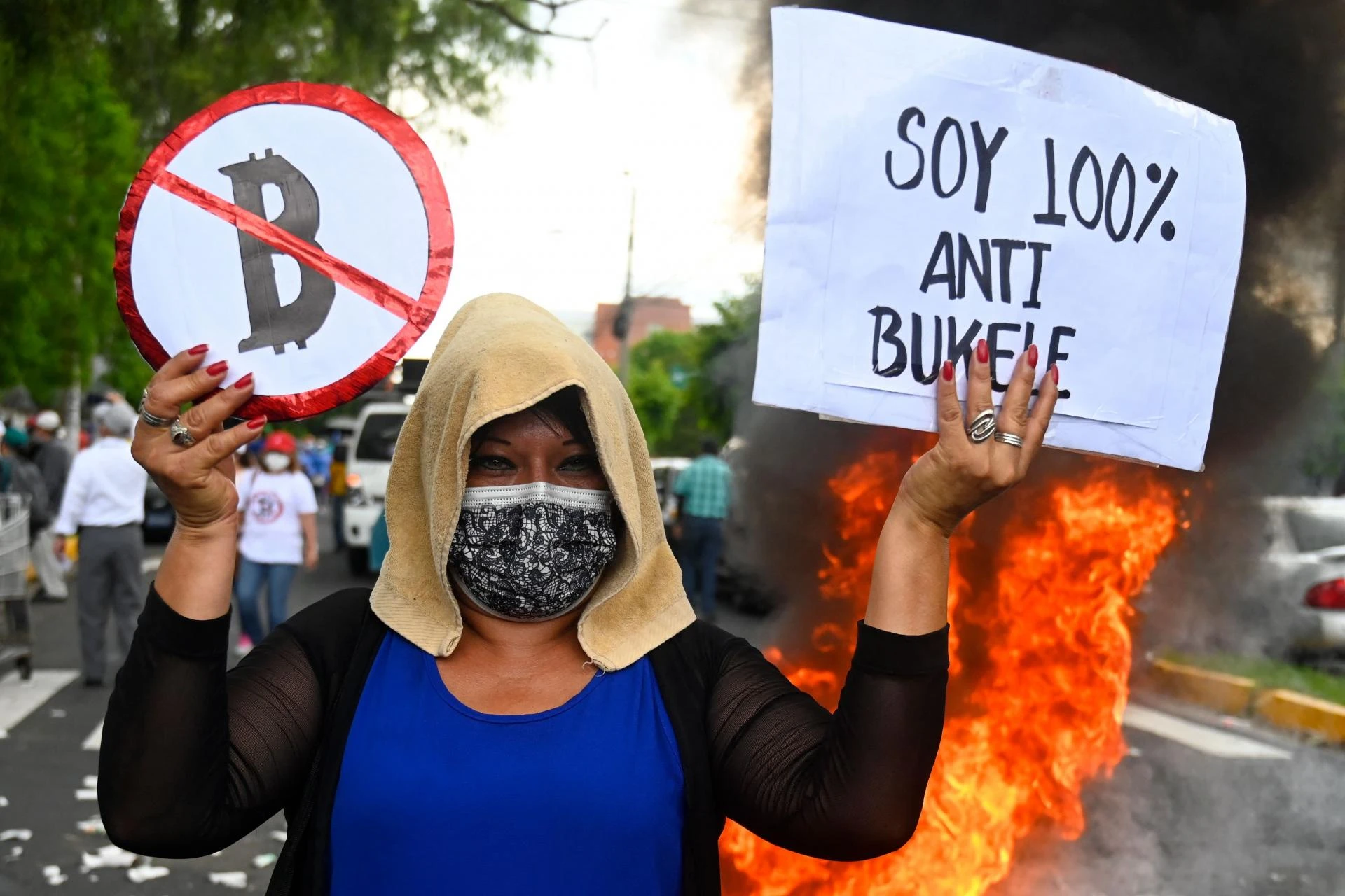 Kaos u zemlji koja je proglasila bitcoin službenom valutom
