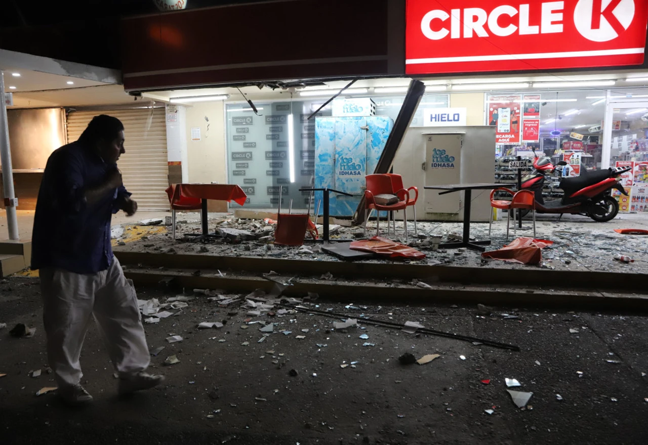 Potres magnitude 7.0 pogodio Meksiko, isijavala plava svjetlost