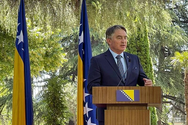 Komšić poručio da Schmidt ne zna dovoljno