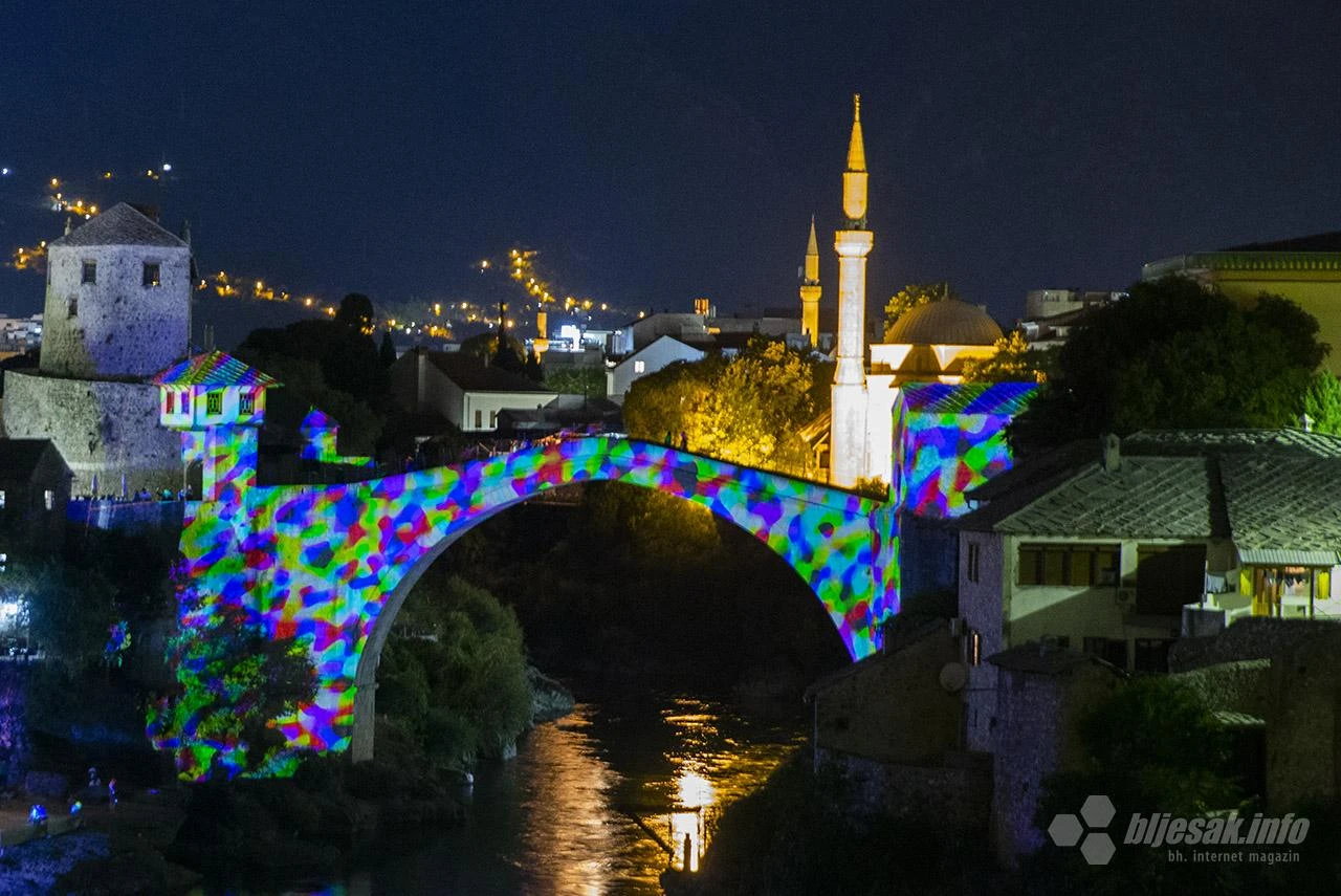 Performansom na Starom mostu počeo 10. Street Arts Fest