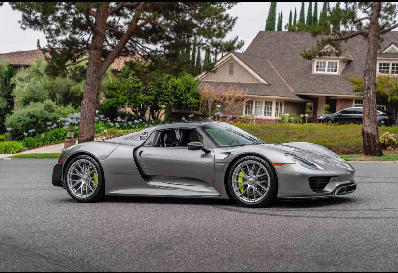 Porsche 918 Spyder oborio rekord na dražbi