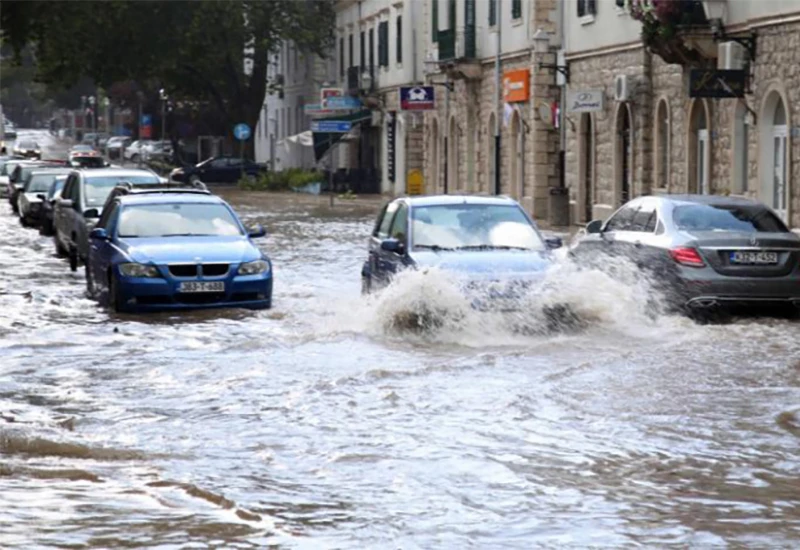 Nevrijeme pogodilo Trebinje - ulice kao u Veneciji