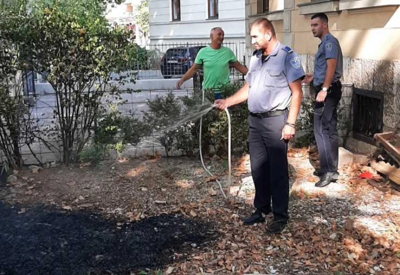 Policajci ugasili požar na Rondou 