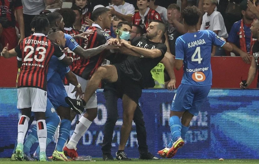 VIDEO | Navijači prekinuli dvoboj Nice i Marseilla