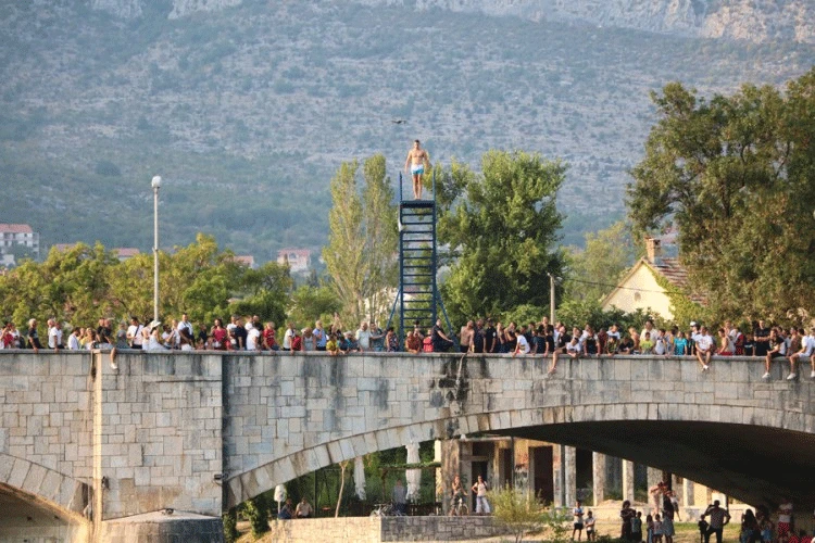 Sarajlija pobjednik skokova s Kamenog mosta u Trebinju