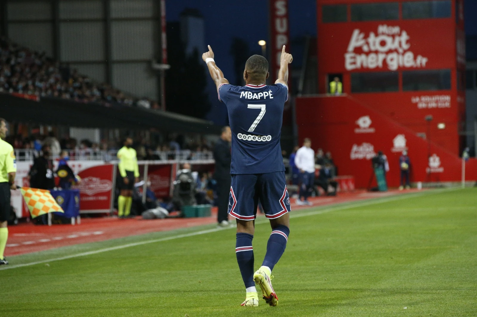 Iako pregovara o odlasku, Mbappe stvara čaraoliju za PSG