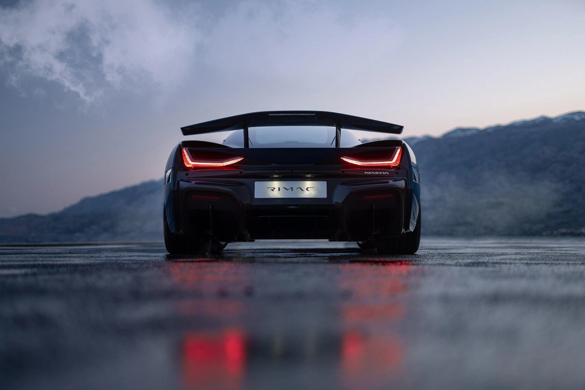 Rimac objavio snimku utrke dva najbrža serijska automobila 