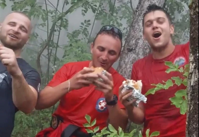 VIDEO| Evo kako su jablanički volonteri dočekali kišu na požarištu 