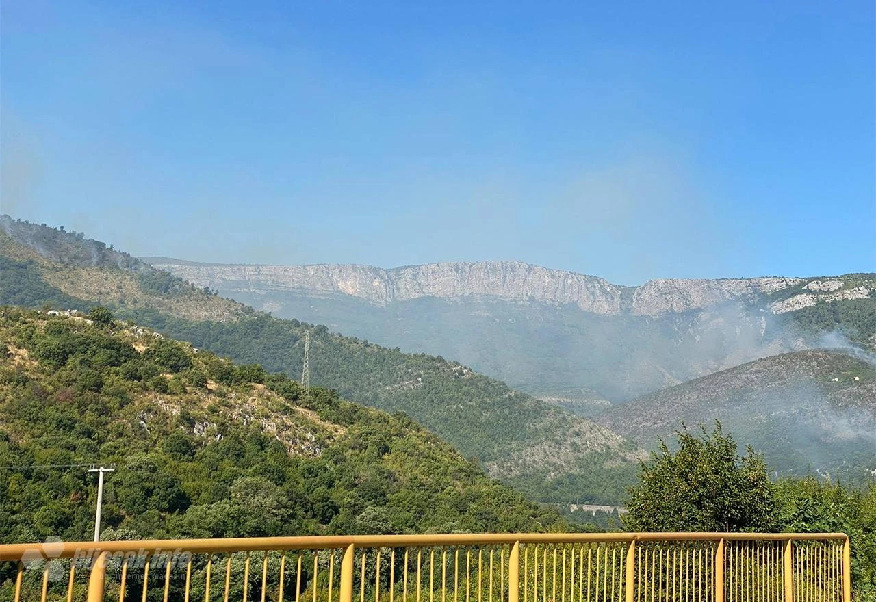 Požar na području Vituše se spušta prema Bučićima, nisu ugroženi objekti i stanovništvo