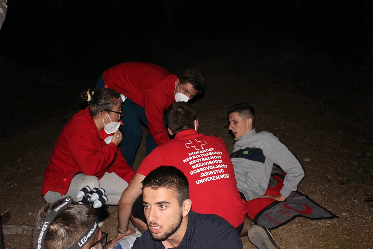 Volonteri Crvenog križa spasili 17 ozlijeđenih u požaru na Bjelašnici