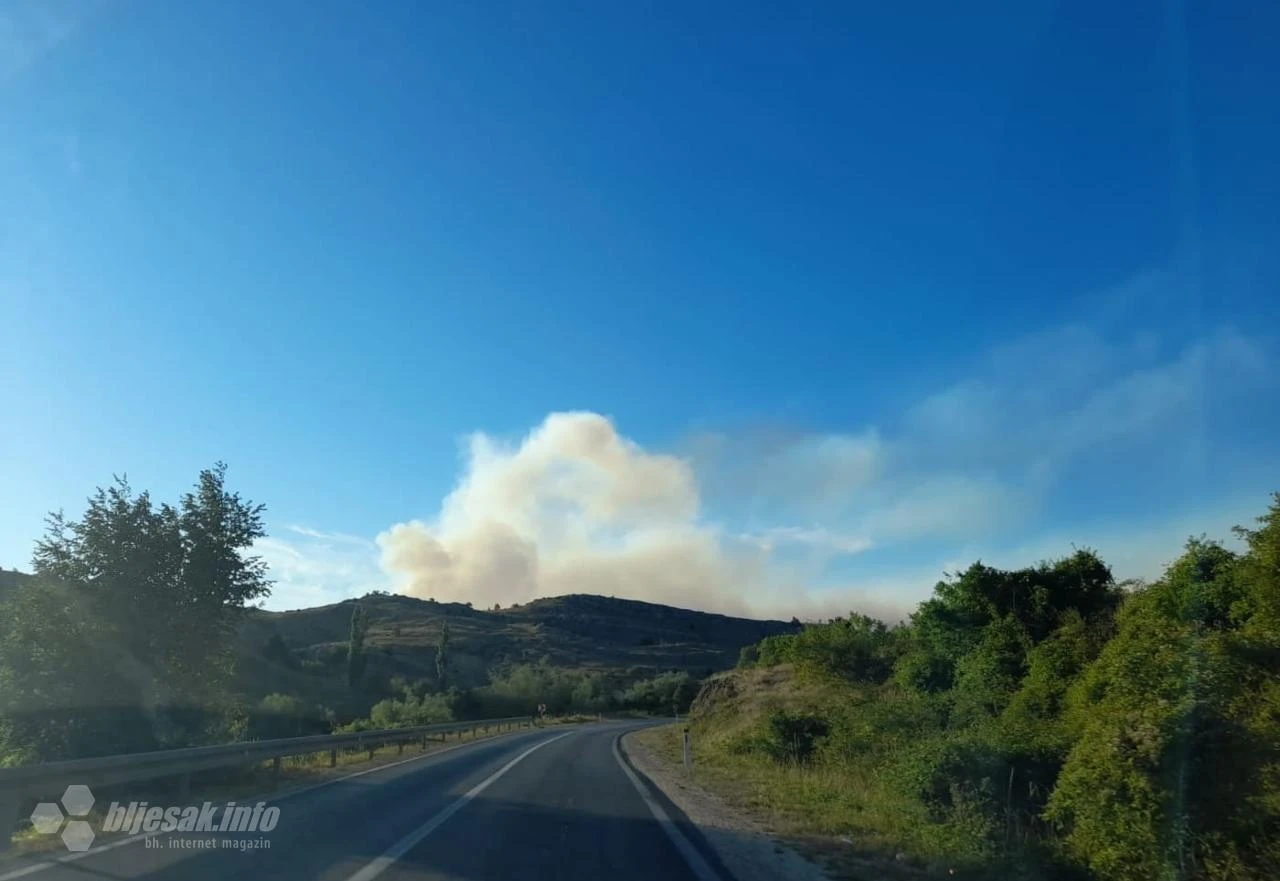 Ponovo gori u Tomislavgradu, požar prijeti kućama