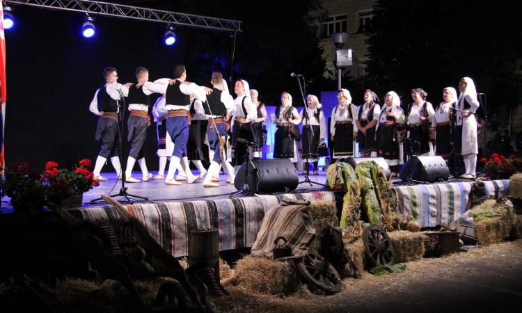 Održana smotra hrvatskog izvornog folklora u Posušju