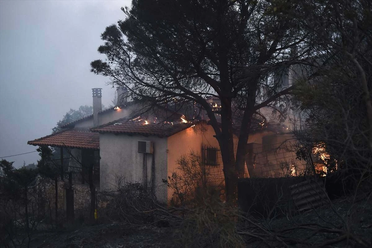 Srbija šalje vatrogasce i tri helikoptera u pomoć Grčkoj