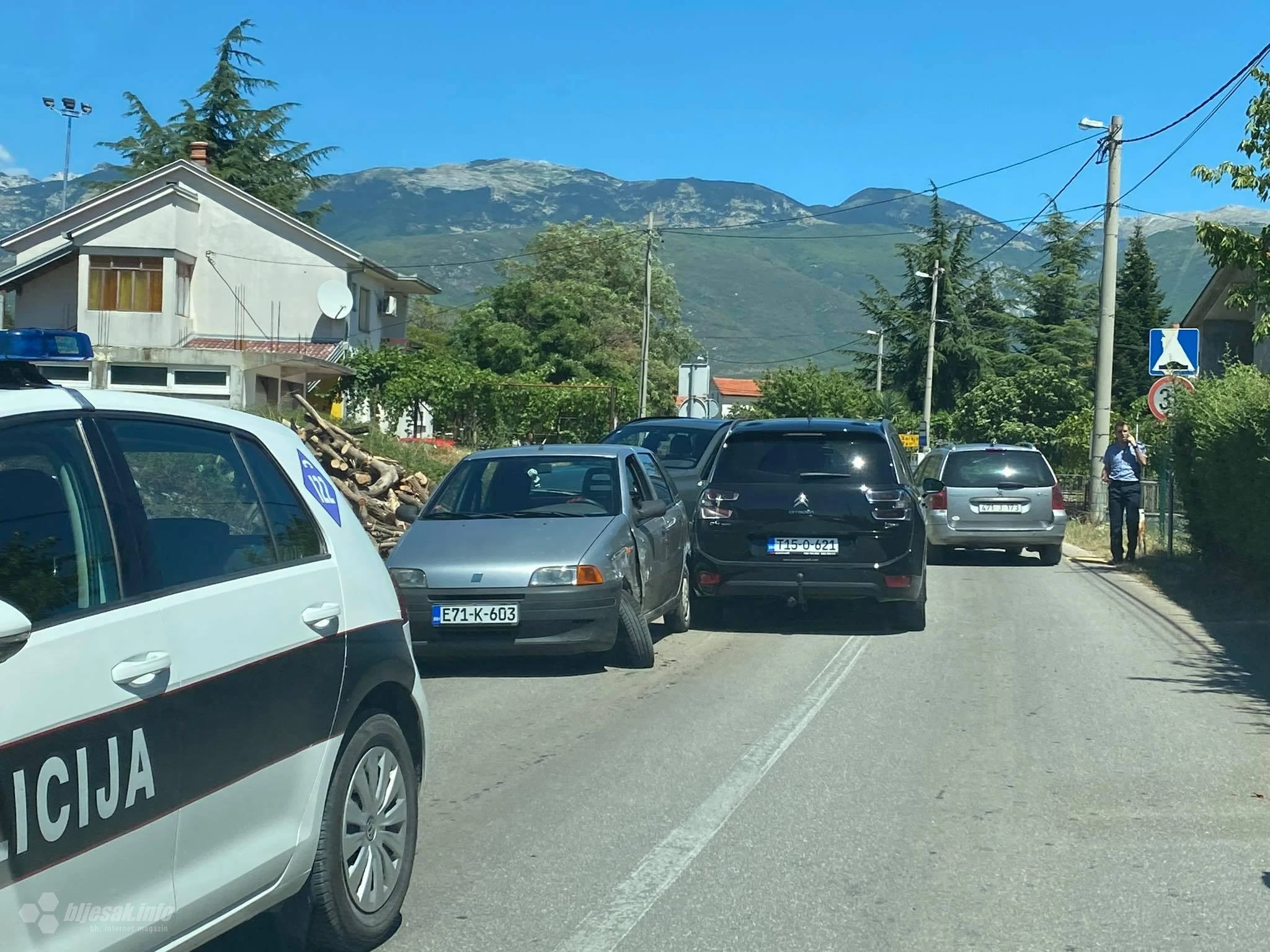 Vojno: Jedna osoba ozlijeđena u sudaru tri automobila