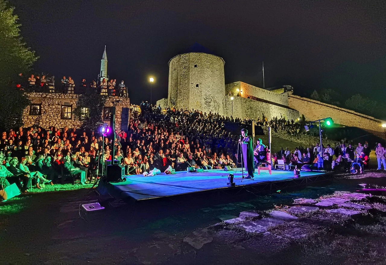 Čarobna noć uz Amira Medunjanin i Boška Jovića na tvrđavi Stari grad