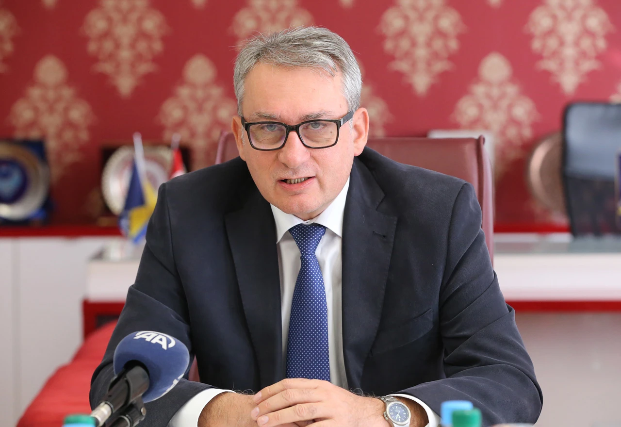 Bosić: Dodiku ova situacija najviše ide na ruku