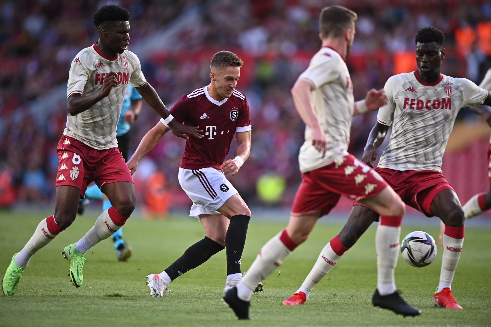 Rasistički skandal u Pragu, Niko Kovač i igrači žestoko reagirali