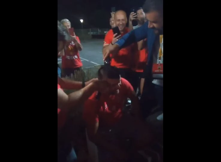 Feđa Dudić ispunio obećanje i ošišao se naćelavo
