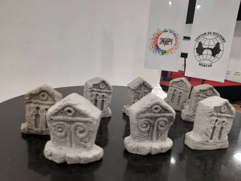 U Centru za kulturu otvorena izložba o stećcima Hercegovine