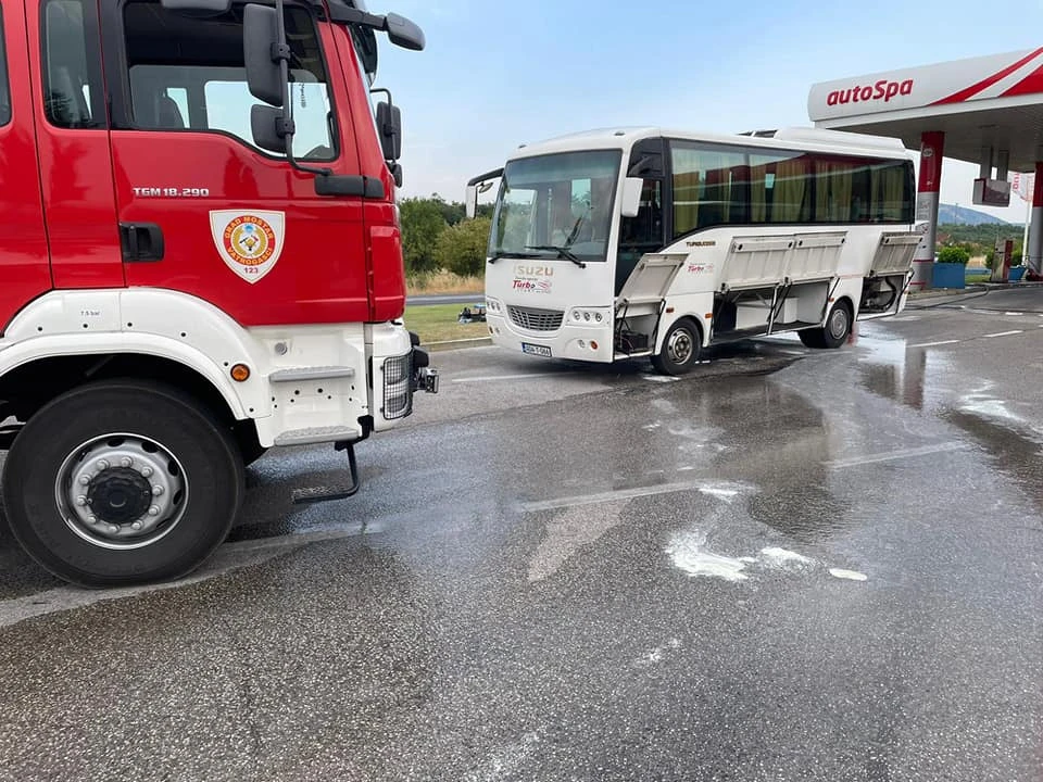 Mostar: Požar na autobusu