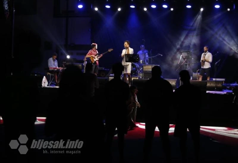 Rock koncert pod vedrim nebom rasplesao Mostarce