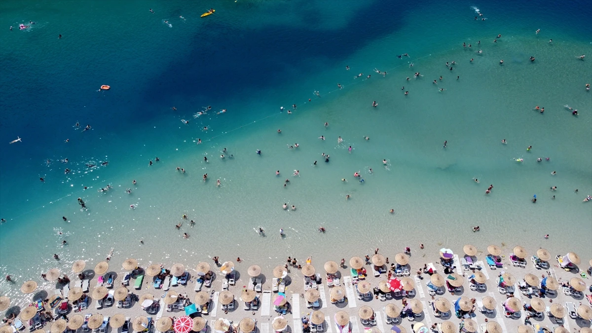 FOTO: Kupači uživaju na predivnim plažama na egejskim obalama 