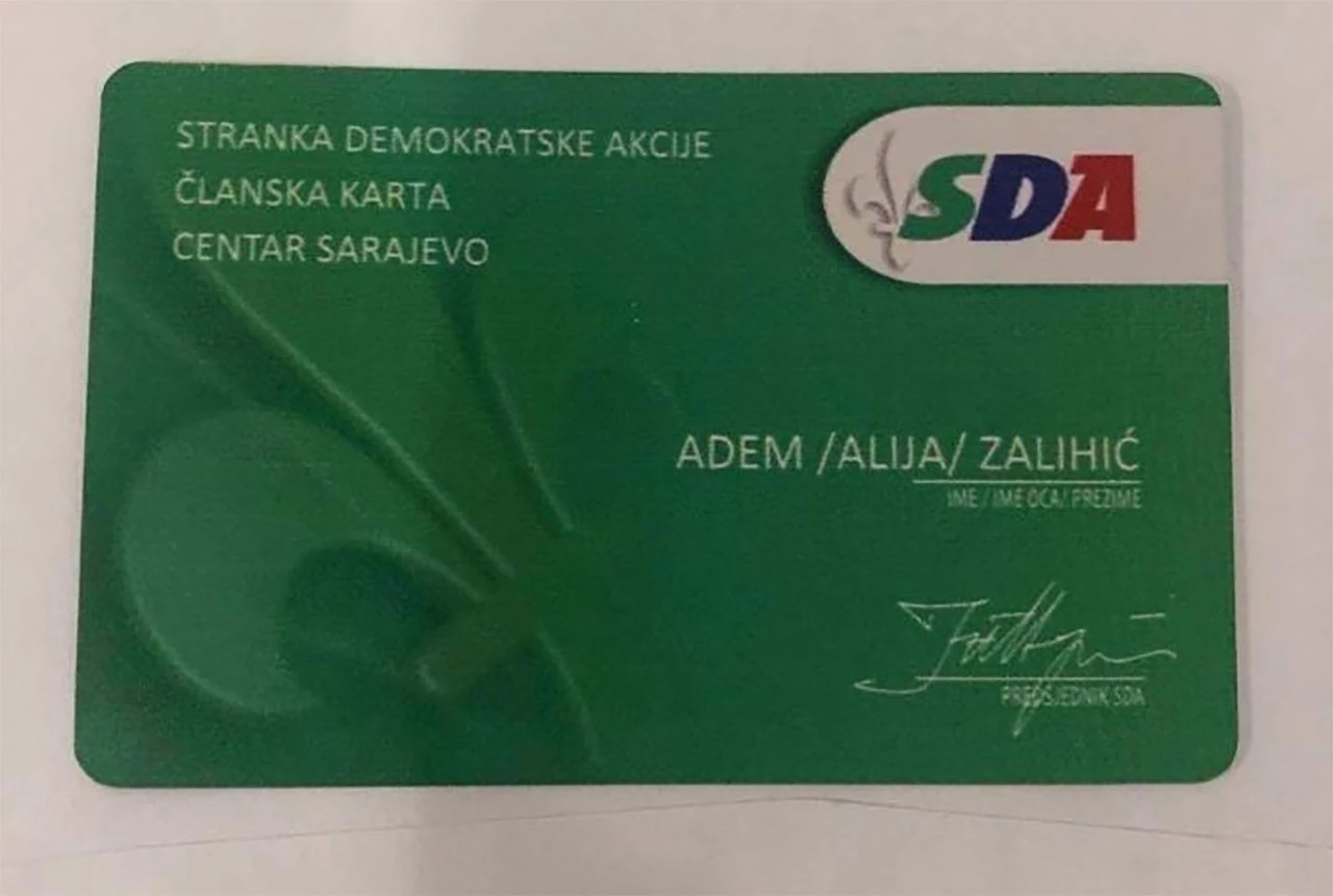 Direktor zaboravio da je član SDA