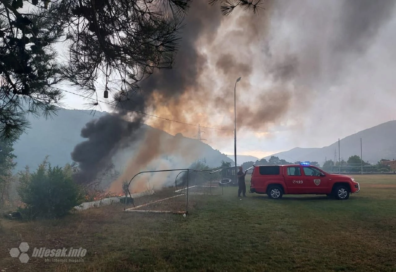Vatrogasci se borili s vatrenom stihijom u Raštanima