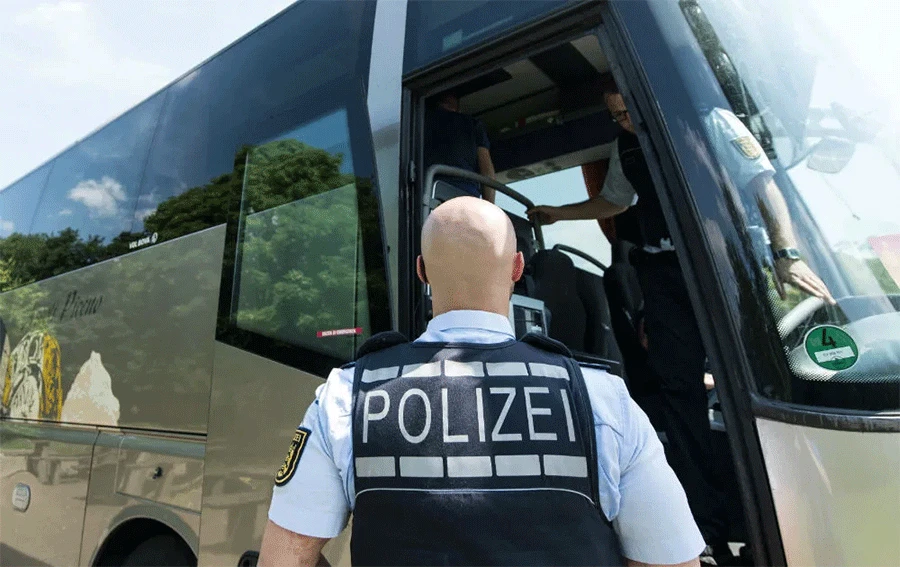 Dobar potez njemačke policije: Zaustavljen bus koji je išao za BiH