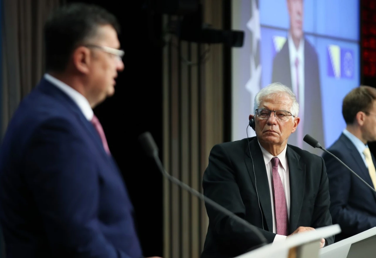 Borrell  morao prekinuti Tegeltijino izlaganje 