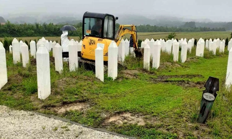 Počele reekshumacije u Srebrenici, otvaraju se mezari 92 žrtve