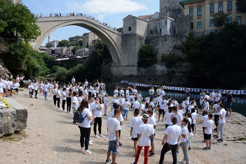 Cvijet Srebrenice zaplovio Neretvom