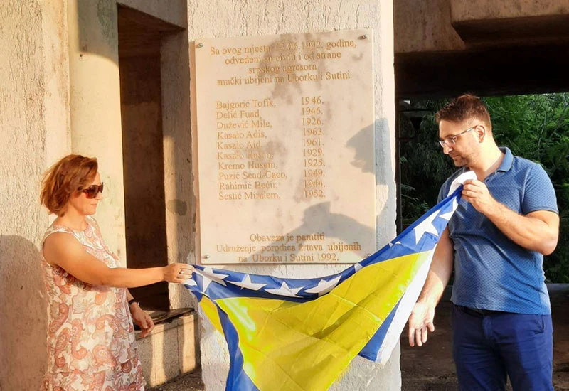 Uborak 1992.: Postavljena spomen ploča na Carini