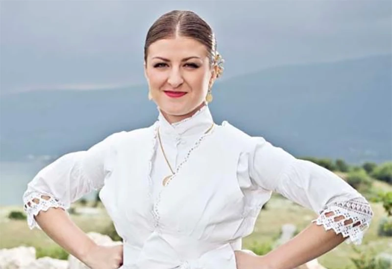 Lidija Sarić iz Vojvodine najljepša Hrvatica u narodnoj nošnji izvan RH