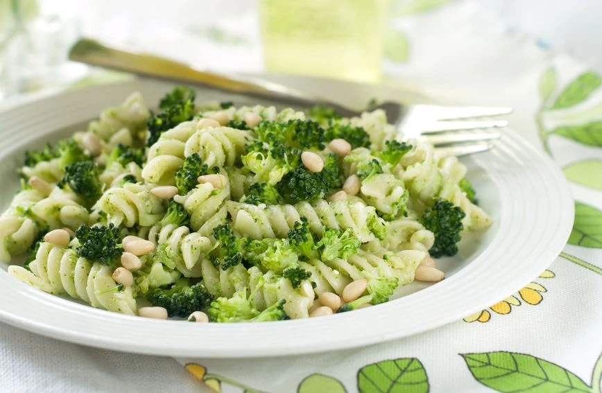 Pasta s brokulom i limunom za vruće dane