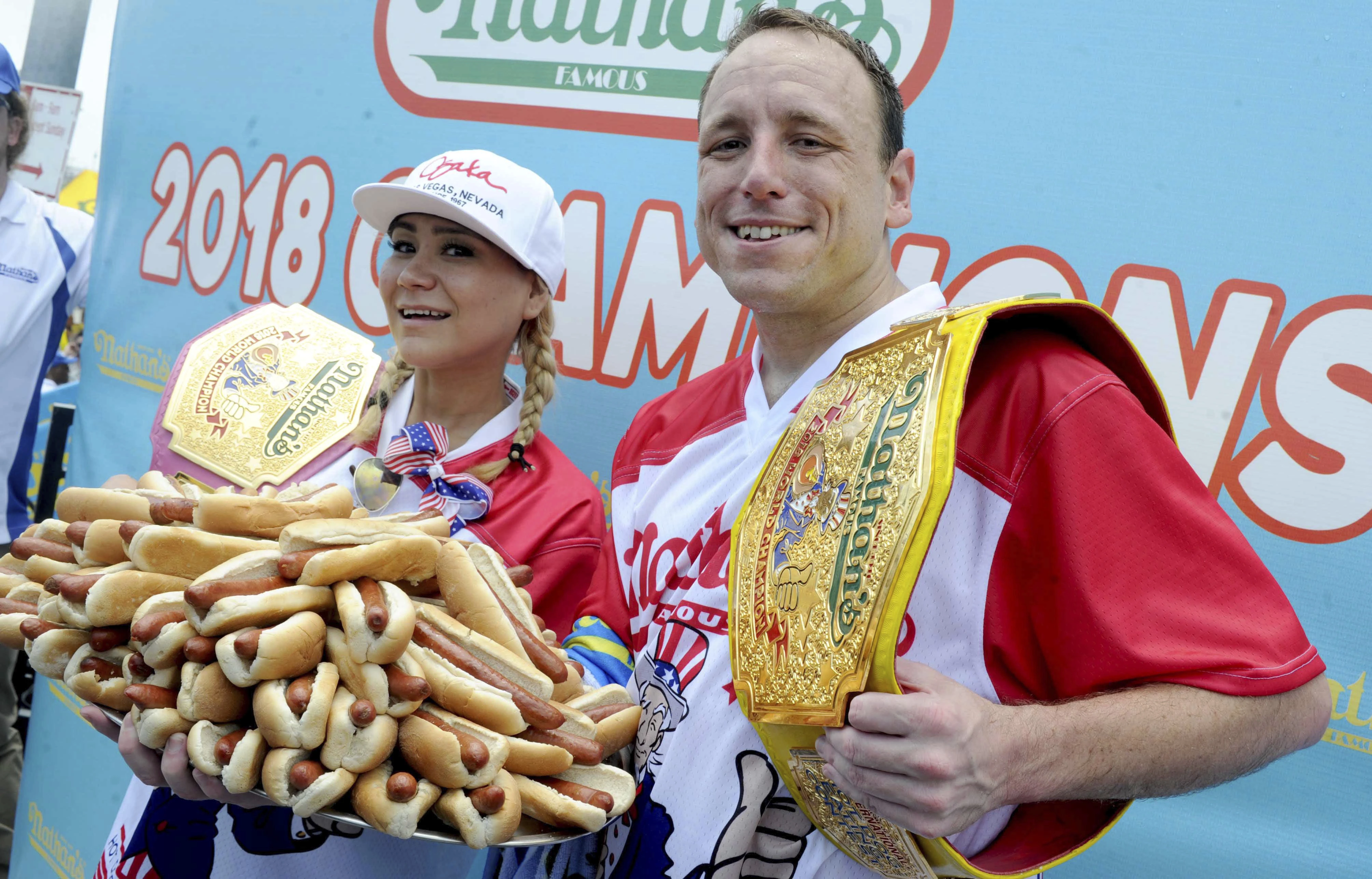 Amerikanac na natjecanju za Dan nezavisnosti pojeo 76 hotdogova