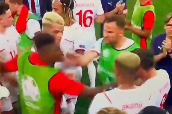 Seferović uoči penala protiv Francuza ošamario suigrača