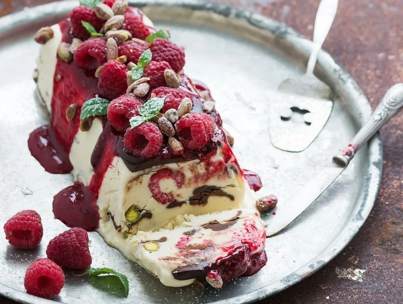 Recept za smrznuti mousse s malinama koji će vas danas rashladiti