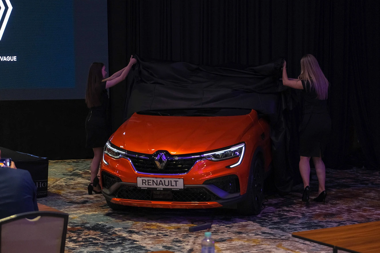 Renault časti povodom 120 godina postojanja
