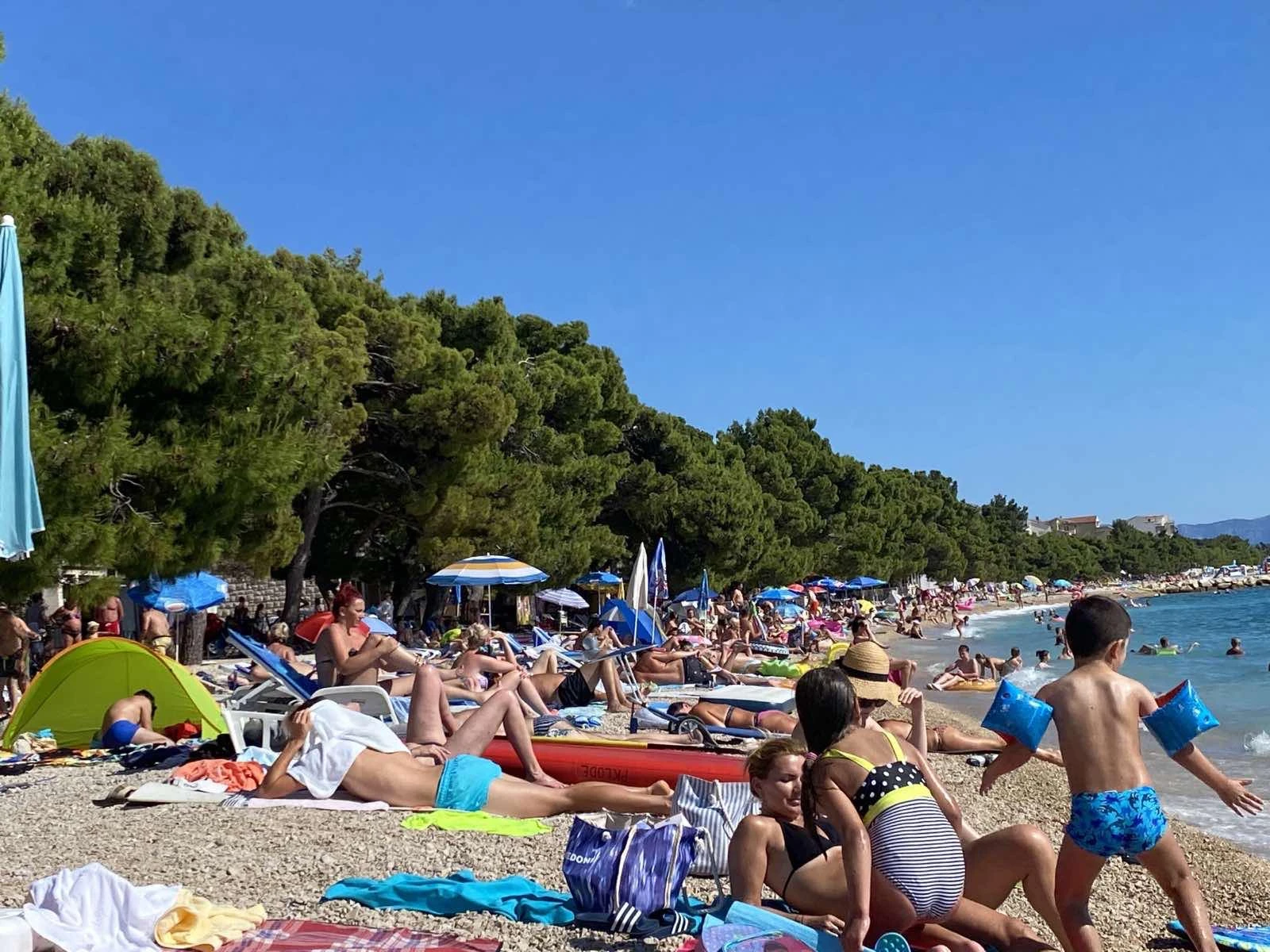 Prvi ljetni vikend na Makarskoj rivijeri više od 25 tisuća gostiju