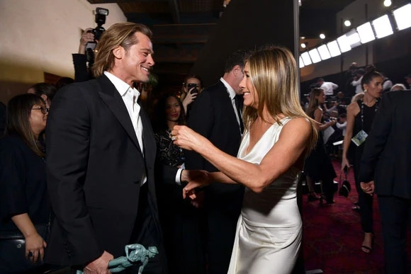 Jennifer Aniston: Brad i ja često razgovaramo, nema ništa neobično u tome