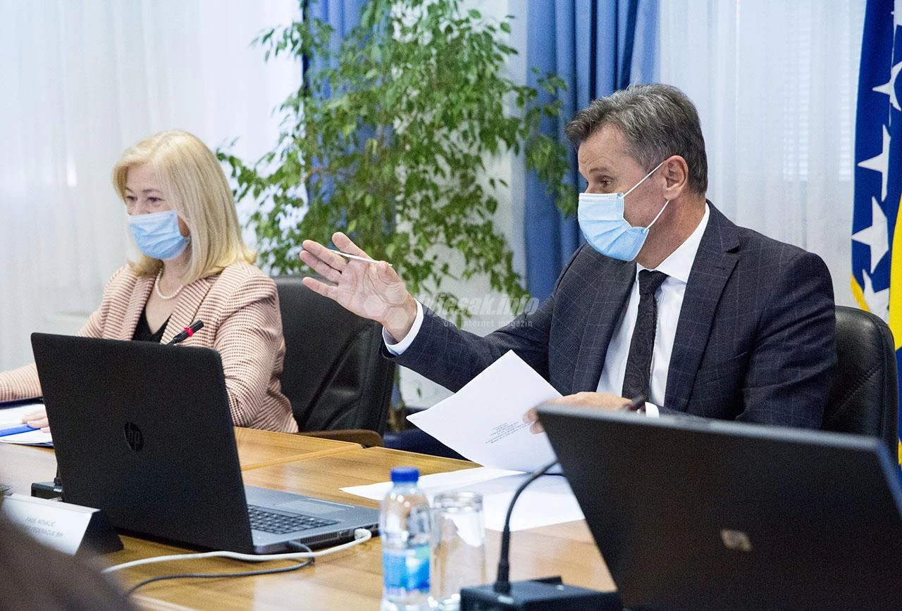 Vlada FBiH daje 30 milijuna KM pomoći općinama i gradovima