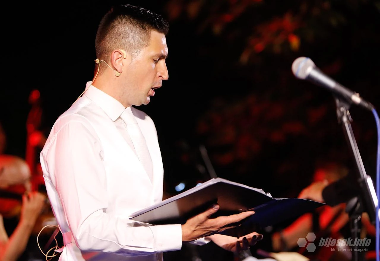 Mostarci pod vedrim nebom uživali u najljepšim skladbama