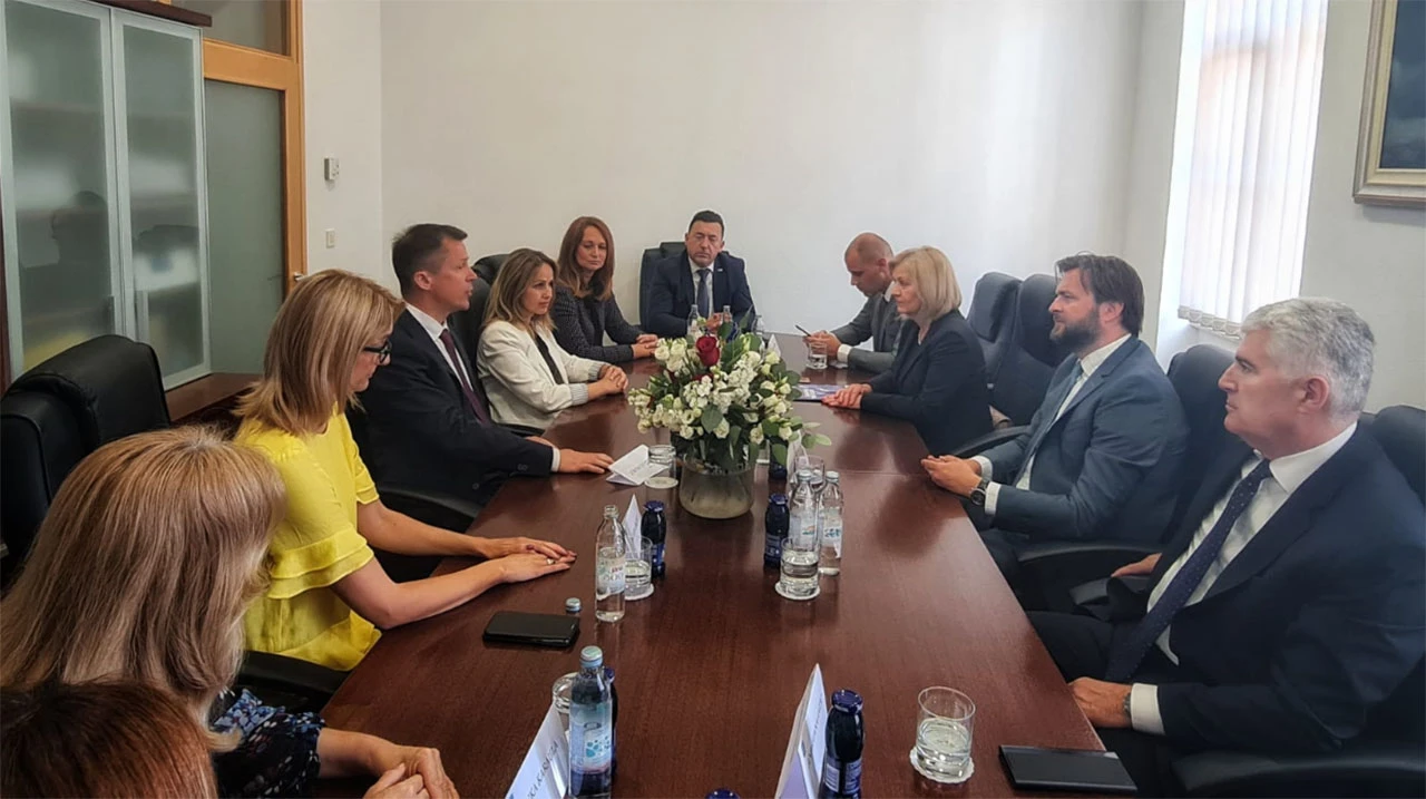 Gradonačelnik Livna ministru iz Hrvatske: Naknada koju primamo za Buško jezero je niska