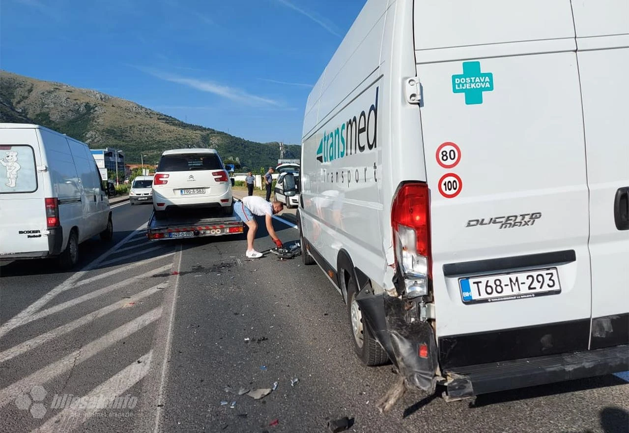 U Vrapčićima se sudarila tri vozila; stvorena ogromna kolona