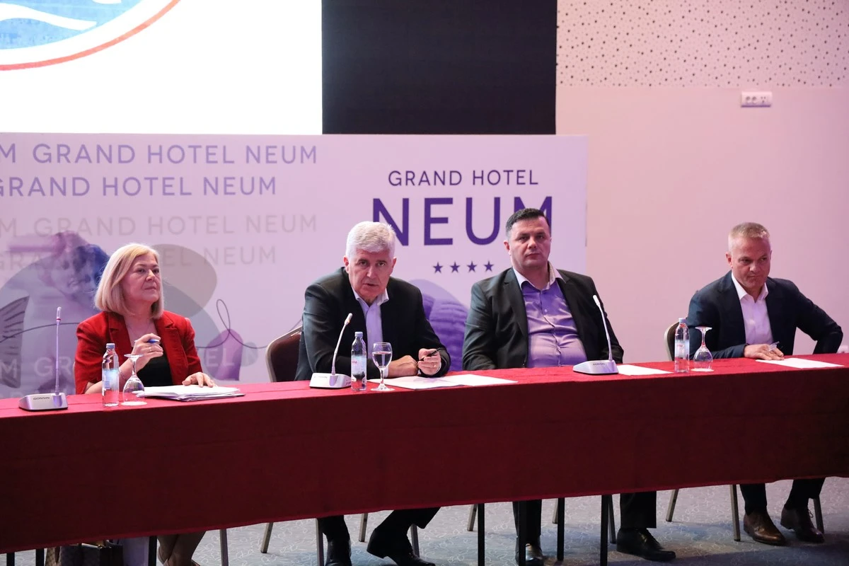 HDZ elita u Neumu: Svjesno se zanemaruje turizam