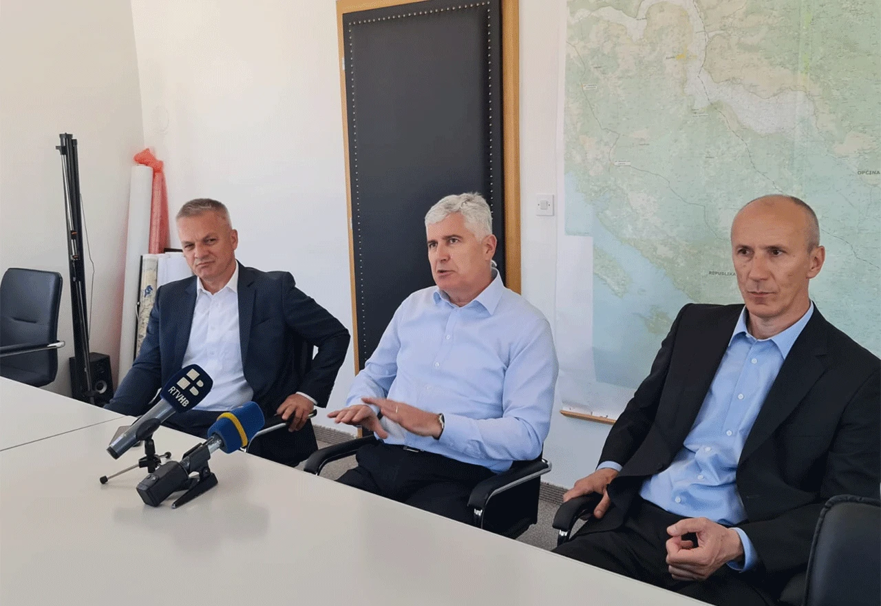 Čović i državni tajnik RH Milas posjetili Ravno